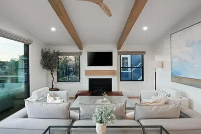 Image de Farmhouse Modern New Construction Duplex w\/ Hot Tub | Ac | Bikes