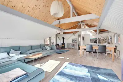 Image de Holiday home with wood-burning stove.