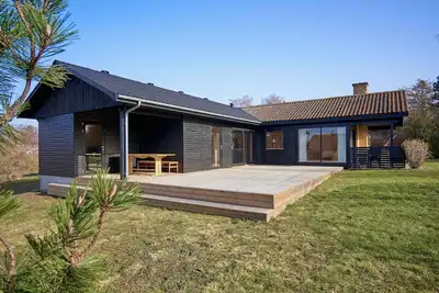 Image de Beautiful summer house near the water