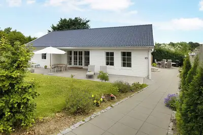 Image de New and cozy house by the beach and.