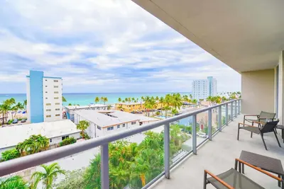 Image de Rooftop Pool & Ocean Views | Walk to the Beach
