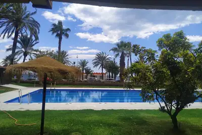 Image de Balcony overlooking the sea.