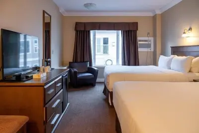 Image de Comfy Room Along Banff Ave! Air-Conditioning