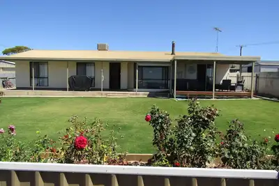 Image de Bella's Bayview - Esplanade position! Off Peak Special!