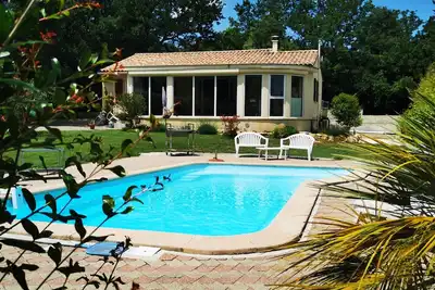Image de Charmante Villa privée, rénovée moderne, piscine, Jardin paysager