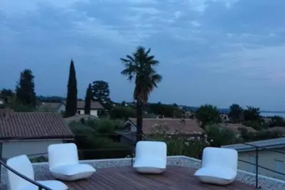 Image de Villa Vista Lago' avec vue sur lac, piscine partagée et climatisation