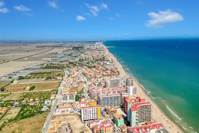 Image de Appartement \"Relax Les Palmeres\" avec vue sur la mer, terrasse et Wi-Fi