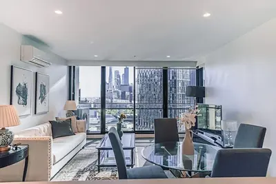 Image de Chic Urban Oasis(2br2b+free park+Wifi+View+Wws@Gf)