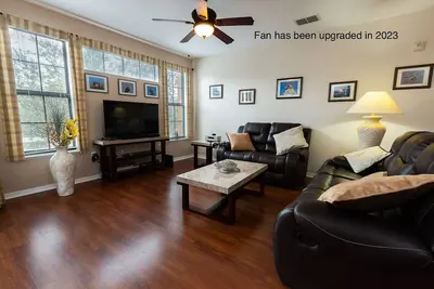 Image de Beautiful Serenata Resort Style Condo Gated Community