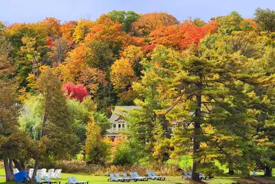 Image de Stunning 3 bedroom cottage on Lake Joseph. Web site is: muskokanonlakejoseph. com
