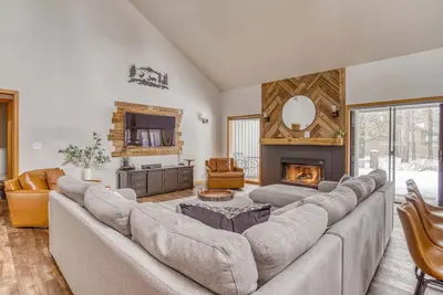 Image de Stunning 4 Bedroom / 3 Bath Home With Outdoor Tv / Hot Tub