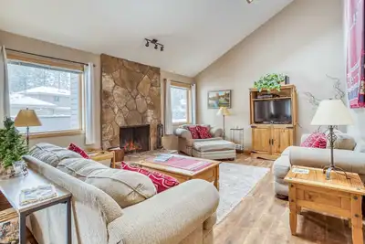 Cozy, Single-Level Home with Hot Tub!