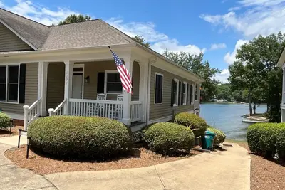 Image de ~ Luxury ~ Direct Lake Access Home - Reynolds Lake Oconee, Ga - Exceptional!