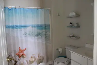 Image de Top Floor, 2 Balconies, Close To  Beach And Boardwalk, 3 Bedrooms, 2 Baths