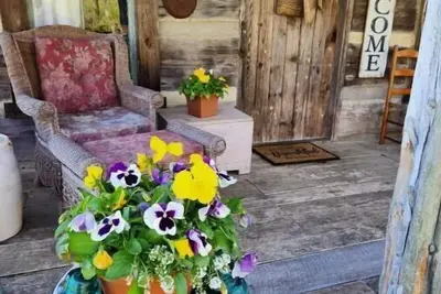 Image de Mullins Log Cabin 1850s rustic cabin near Ark Sits on 5 ac\n15 min to Ark\n\n\n\n