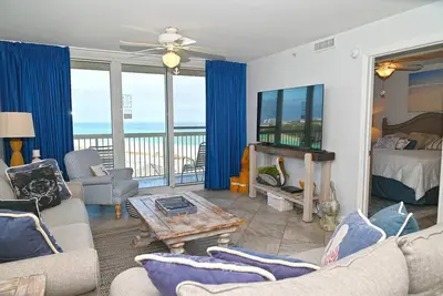 Image de Pelican Beach 0614 (2-Bedroom Condo) with Pool by Pelican Beach Management
