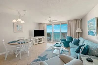 Image de Pelican Beach 0805 (1-Bedroom Condo) with Pool by Pelican Beach Management