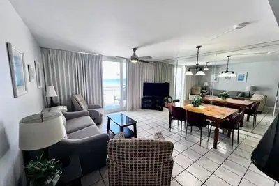 Image de Pelican Beach 0404 (1-Bedroom Condo) with Pool by Pelican Beach Management