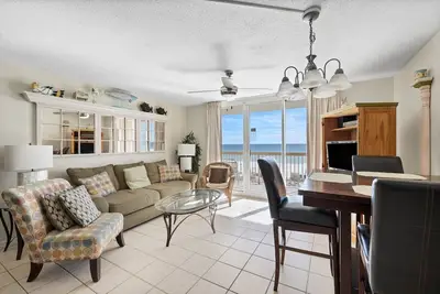 Image de Pelican Beach 0303 (1-Bedroom Condo) with Pool by Pelican Beach Management