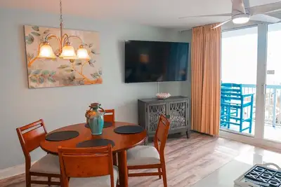 Image de Pelican Beach 0202 (1-Bedroom Condo) with Pool by Pelican Beach Management