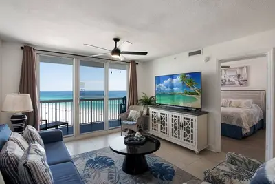 Image de Pelican Beach 1012 (2-Bedroom Condo) with Pool by Pelican Beach Management