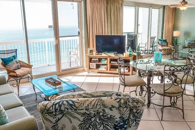 Image de Pelican Beach 1510 (1-Bedroom Condo) with Pool by Pelican Beach Management