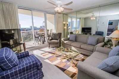 Image de Terrace at Pelican Beach 0502 (2-Bedroom Condo) with Pool by Pelican Beach Management