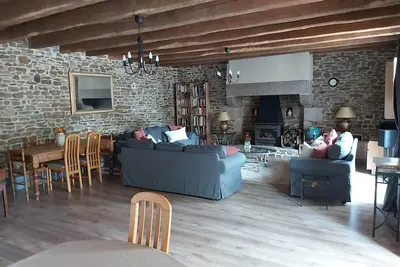 Grande maison, gite familial de caractère, terrain