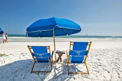Image de Beautiful 3/2 Beach Condo w/ private beach access!