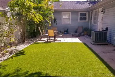Image de Beautiful 2\/1 St. Pete Home