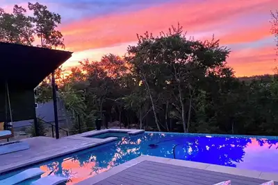 Image de Modern Austin home w private pool and spa, Minutes to Lake Austin & Lake Travis!