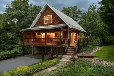 Image de 2 King Beds / Mountain Views / Near the Ecusta Bike Trail / Clean & Well Stocked