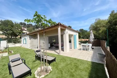 Image de Maison neuve climatisée 2 chambres 50m plage de Gigaro Wifi