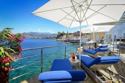 Image de Villa Dirce: A bright and sunny one-story villa built directly above the sea, with Free Wi-Fi.