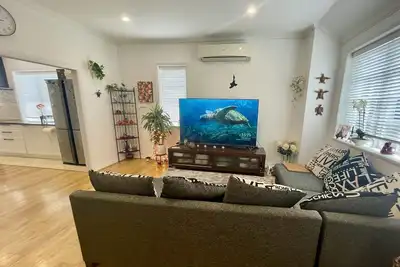 Image de Private Garden Oasis Near the Beach