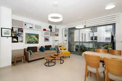 Image de The Excellence : 2 Br in Baka - Great Location