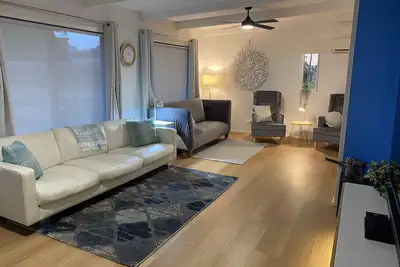 Image de Newly Renovated Hamptons-Style Beach House - Includes Linen & Ev Charger!