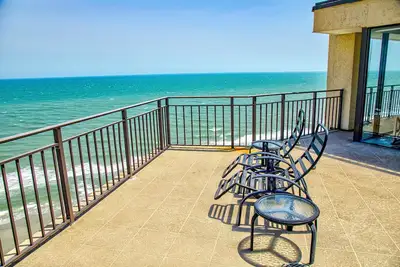 Image de Oceanfront Penthouse With Rooftop Hot Tub