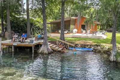 Image de Beautiful secluded setting on the Rainbow River surrounded by state forest