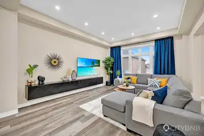Image de 22min drive to Niagara. Sleeps 10. 1gb. 5 Bd\/4 Bth