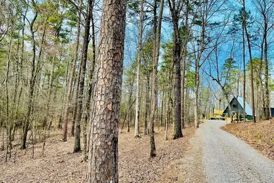 Image de Hidden A-Frame w/hot tub-Near Pristine Lake Ouachita and Hot Springs National Pk