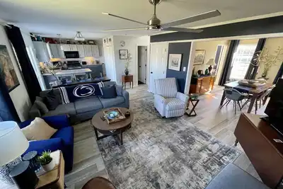 Image de Cozy 4 Bedroom 3 Bath, 3 miles from Psu campus/downtown in quiet neighborhood