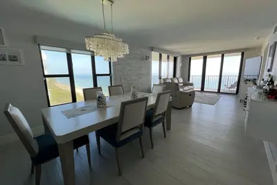 Image de Oceanfront condo  8th floor Corner unit with amazing views