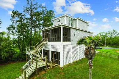 Image de Salty Dog Waterfront 3br 3. 5 ba