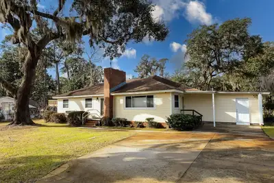 Image de Beautiful, spacious home within short distance of Usmc base - Parris Island
