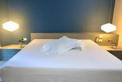 Image de 1 minute distance walking from Provenza, near best spots in the city