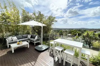 Image de Spacious home, big pool, great view near theme park