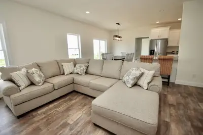 Image de Bethany Surf-Inn: 5 Bedrooms-Pool-Free Beach Parking Permit-No Amenity Fees