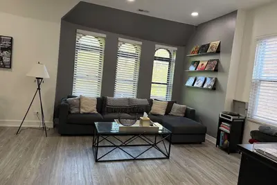 Image de Lovely 3-bedroom apartment in Bronzeville