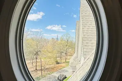 Image de Large Townhome with Park & City Views